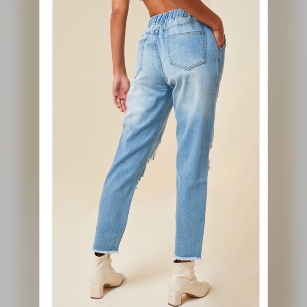 <LAST>Distressed Ripped Street Style Jeans - Picture 5 of 8